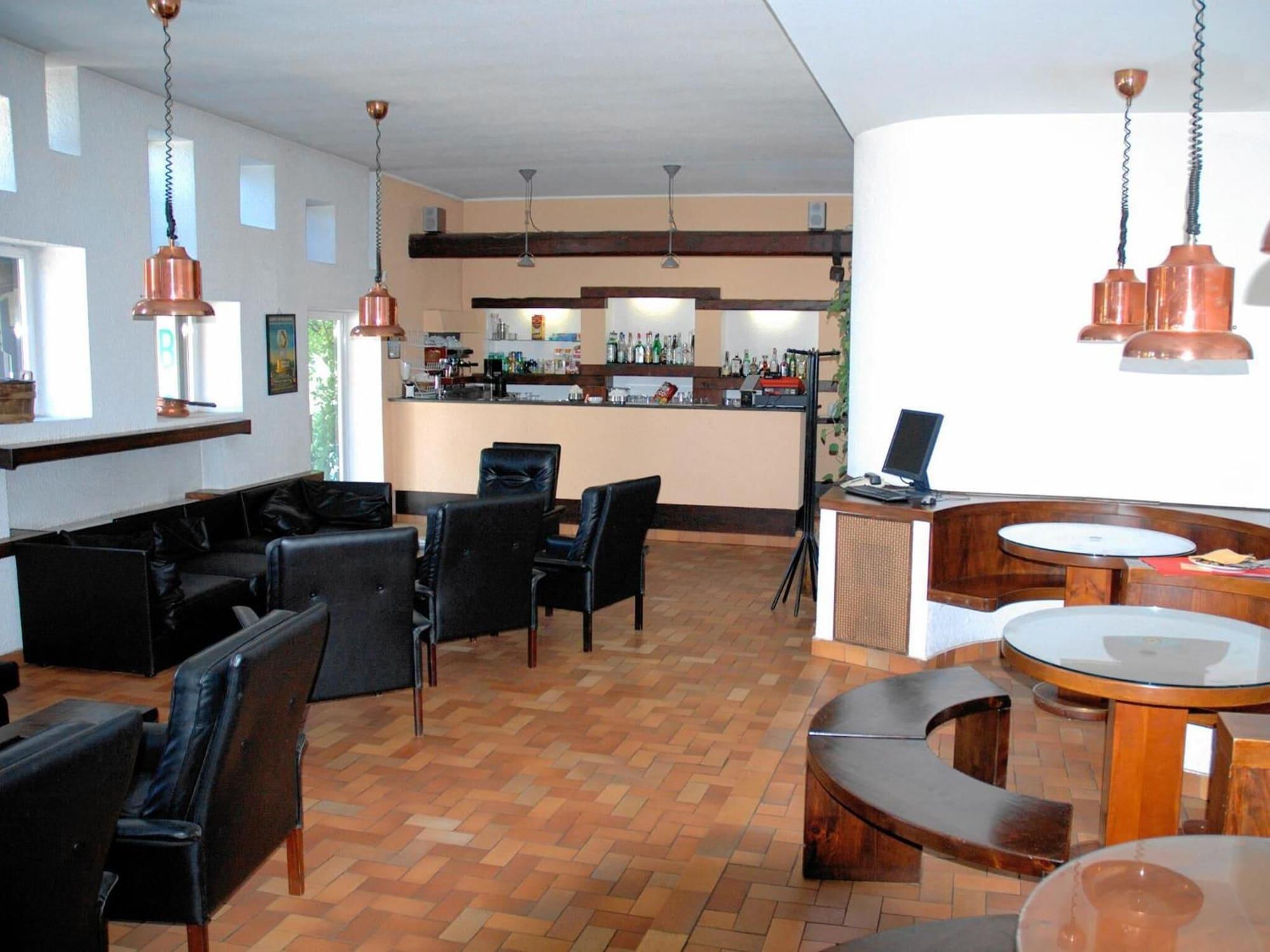Golf Hotel Lainate Bagian luar foto