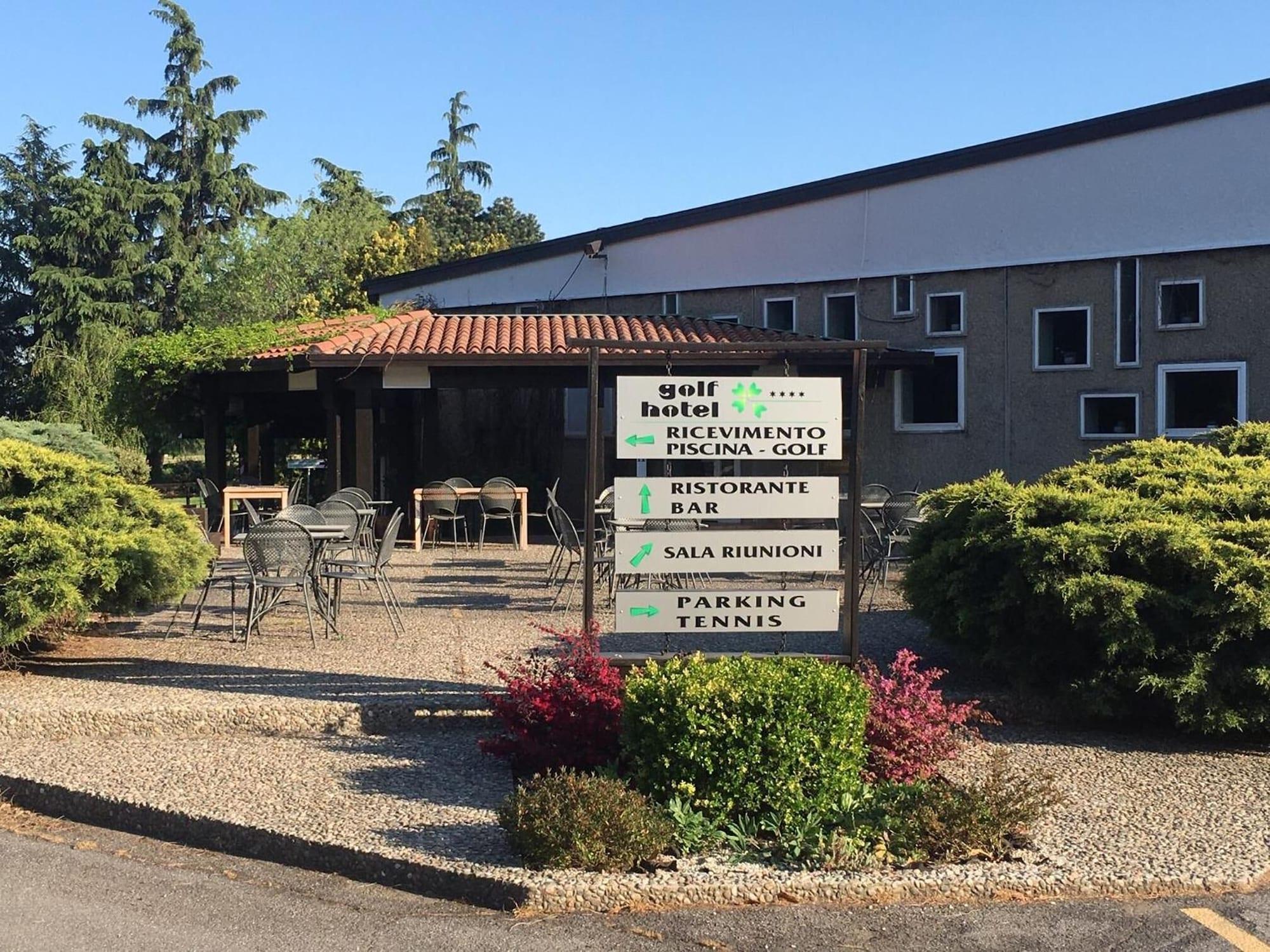 Golf Hotel Lainate Bagian luar foto